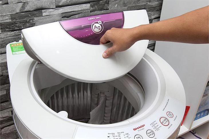 Khi gặp lỗi, máy giặt Sharp sẽ phát ra tiếng kêu bíp bíp