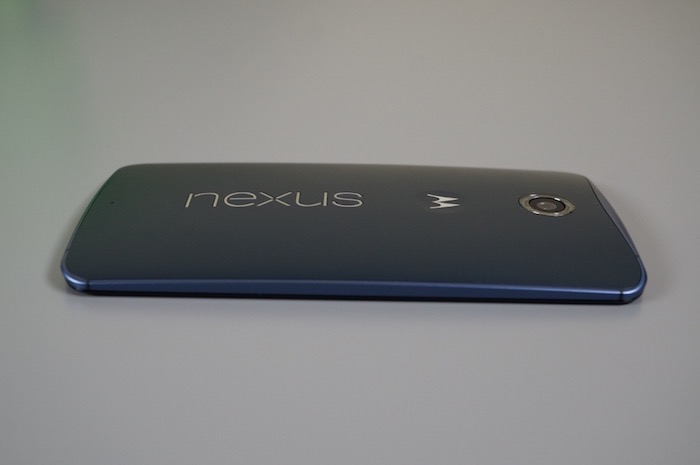 Trên tay chiếc điện thoại Nexus 6 đầu tiên trên thế giới