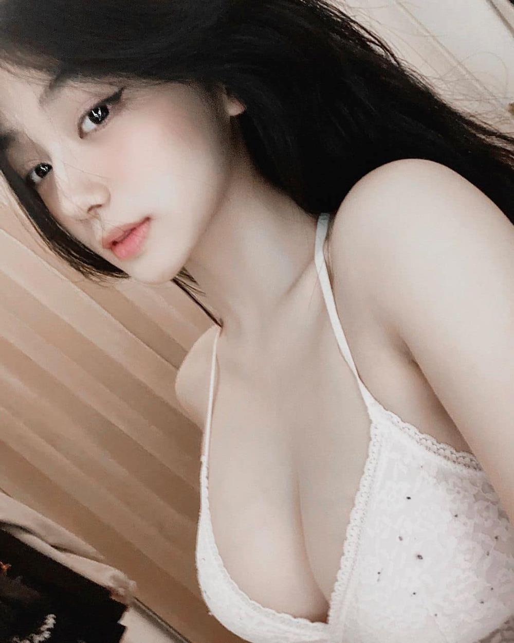 'Vỏ Bọc' hoàn hảo trên MXH của hot girl Trần Hà Linh xứ "Hà Thành", Trước khi bị bạn trai "vén màng bí mật"