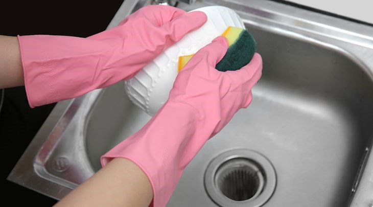 7 lý do nên mua bao tay cao su cho việc lau dọn, rửa chén hàng ngày