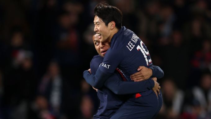 Sao Hàn ghi bàn đưa PSG lên dẫn đầu Ligue 1