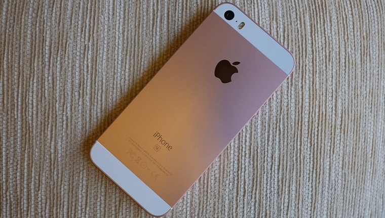 Thử ngâm nước iPhone SE, 5s và 6s