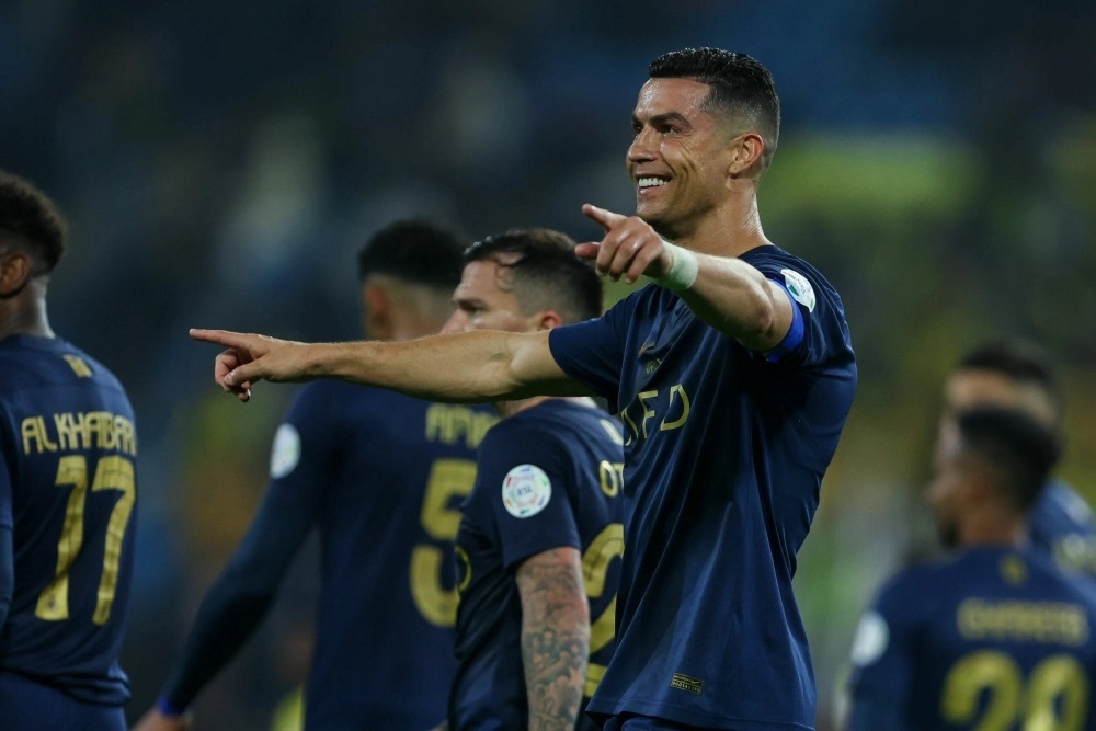 Ronaldo “nổ súng”, Al Nassr ngược dòng ngoạn mục trước Al Taawon