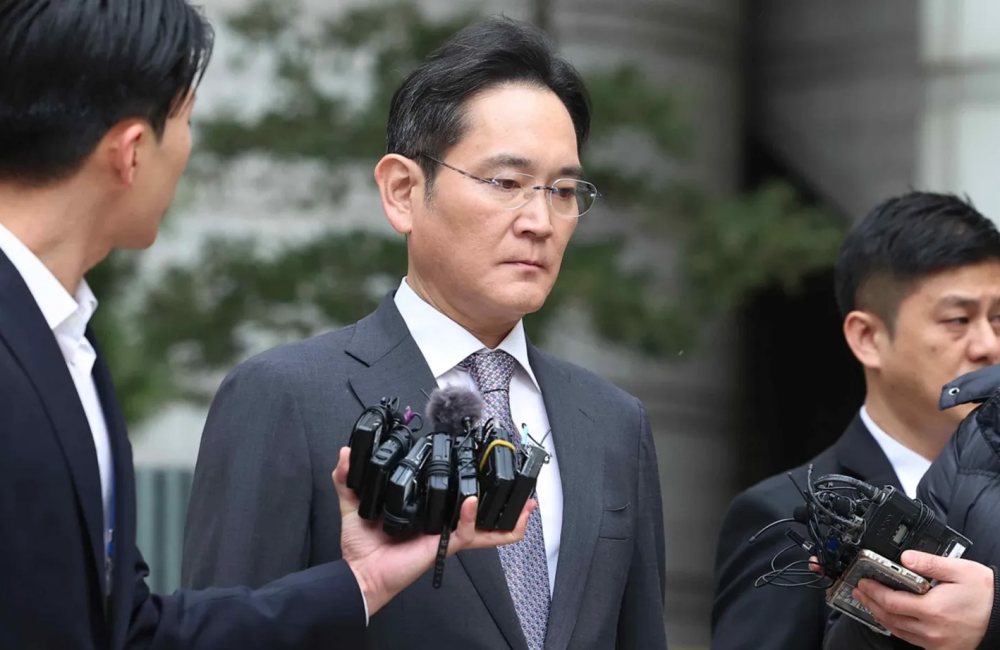 Chủ tịch Samsung bất ngờ được tuyên trắng án