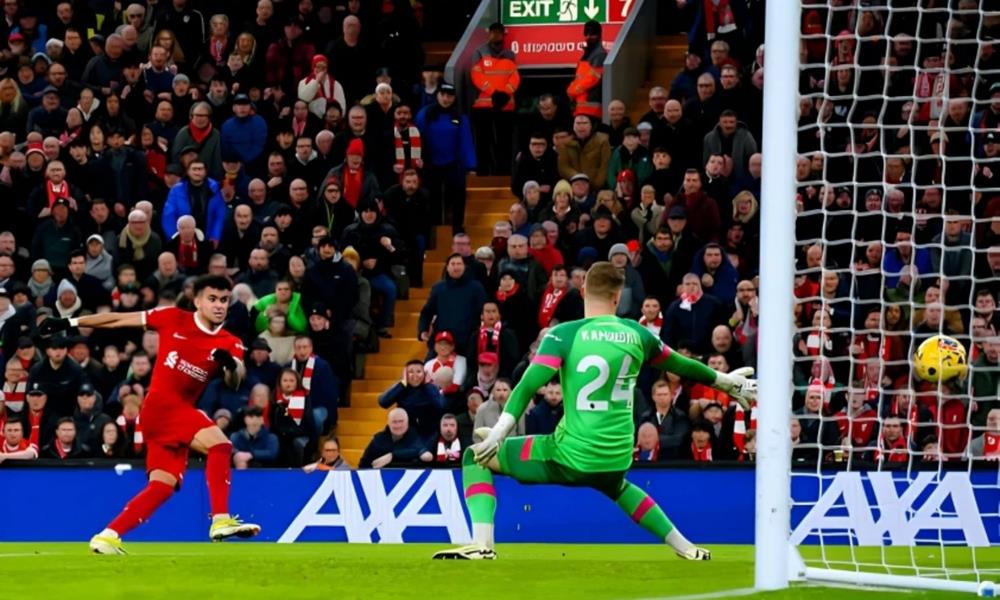 Ngược dòng thắng đậm Luton Town, Liverpool chạy đà hoàn hảo trước chung kết Carabao Cup